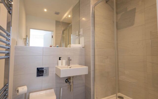 Wimbledon Tennis Retreat 3-bedroom by Sojo Stay