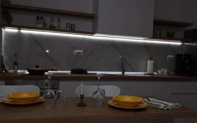 Rondine Studio Apartment