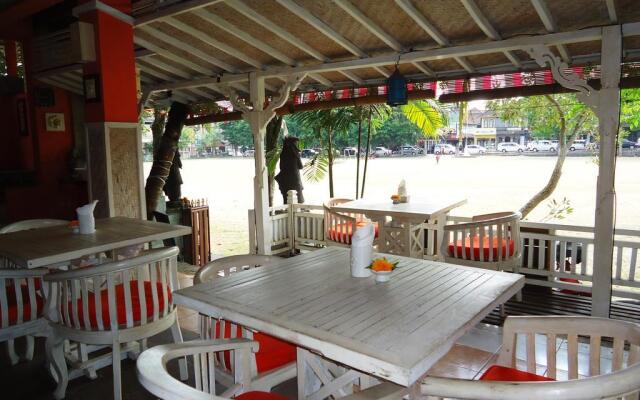 Wahyu Bungalow And Restaurant