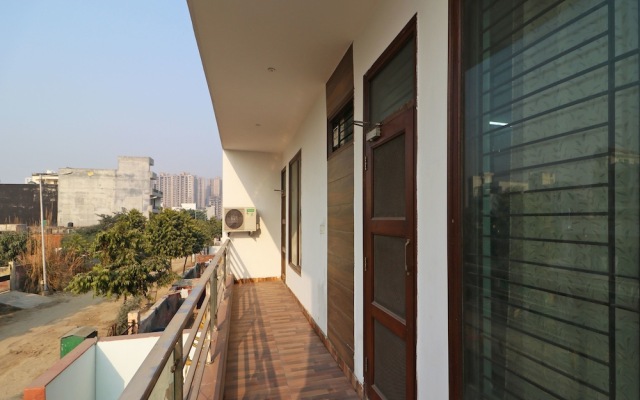 OYO 11520 Galaxy Paradise