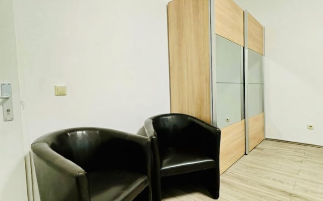 Cozy 3BR Apt for 6 Near to FAC Platz