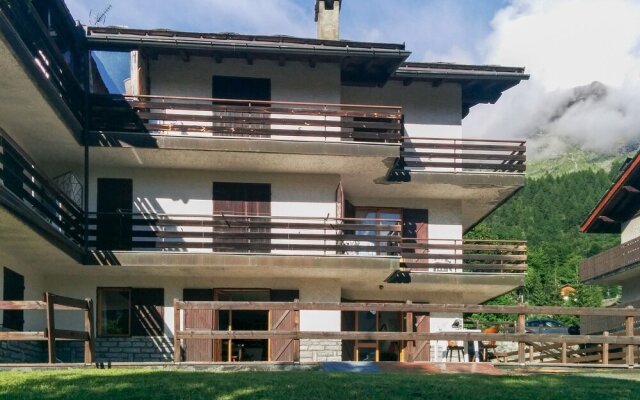 Apartment in Valtournenche, Italy, With Terrace and Stunning Mountain