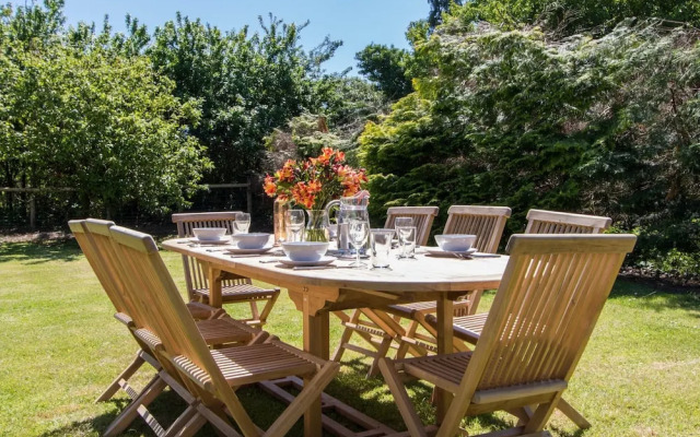 Atherstone Farmhouse & Cottage