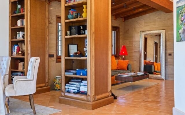 Luxurious Villa in Mentana with Garden