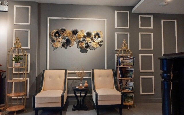 Commencer Hotel
