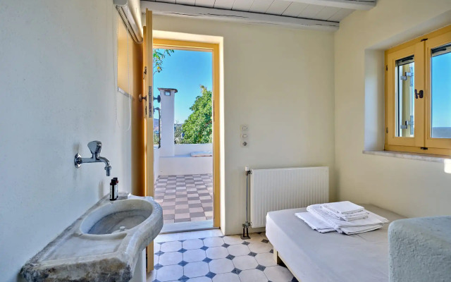 Aria Paros Residence