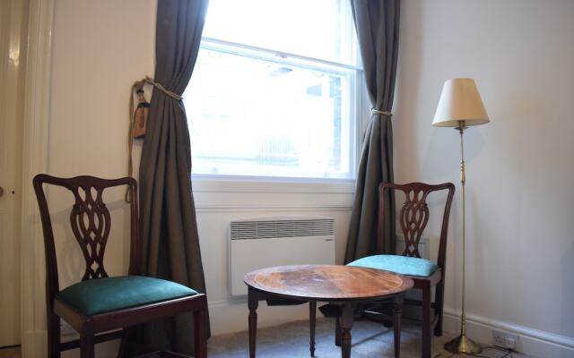 Spacious 1 Bedroom Flat In Piccadilly Circus