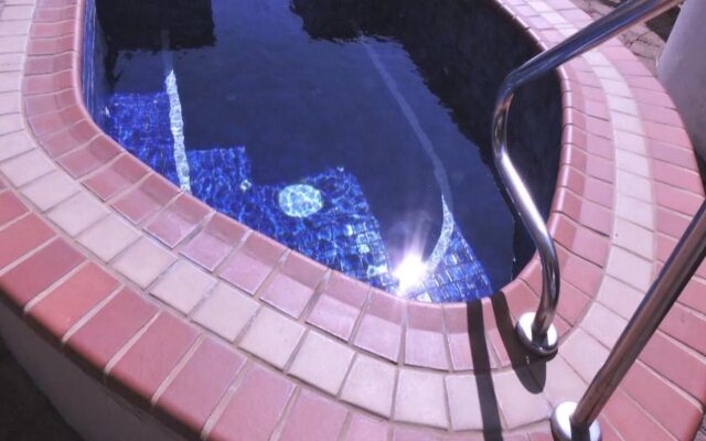 Broadbeach Travel Inn Apartments