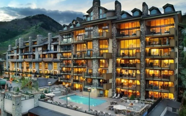 2 Bedroom Condo