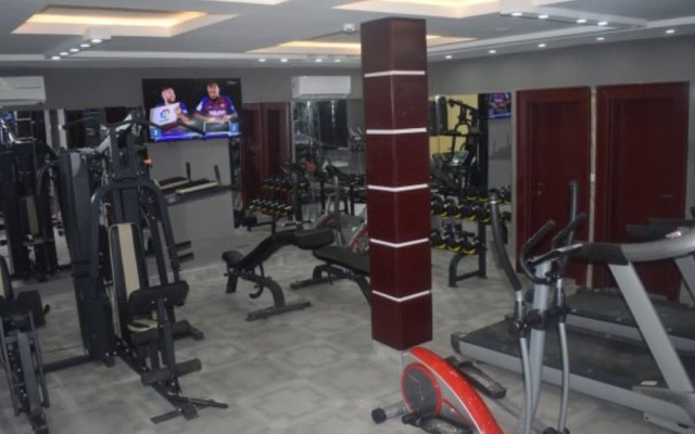 City Cruz Hotel