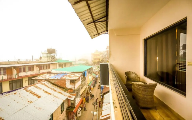 Lavish Inn