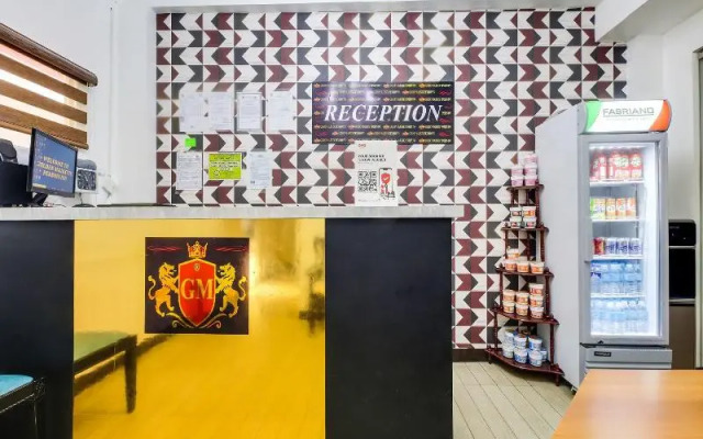 895 Golden Majestic Pension Inn