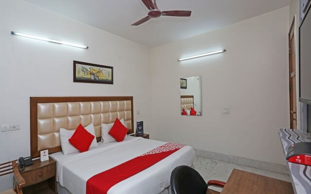 OYO 14445 Cyber Inn