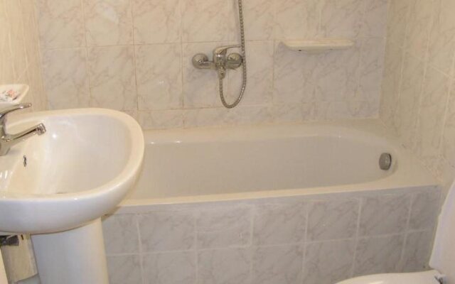 Paradise Hill Apartments