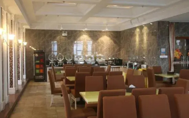 Four Seasons Guanghua Hotel