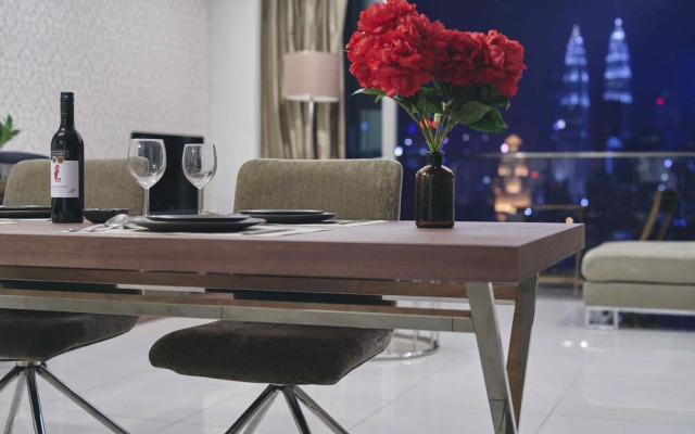 Regalia Residence @ KLCC View Sky Pool by MC