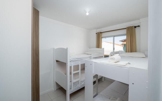 Apto com piscina a 2min da praia CAC106