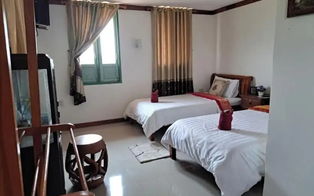 Ruenthai Ayutthaya Resort And Restaurant