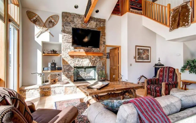 Gold Flake Lodge Main Street By Pinnacle Lodging