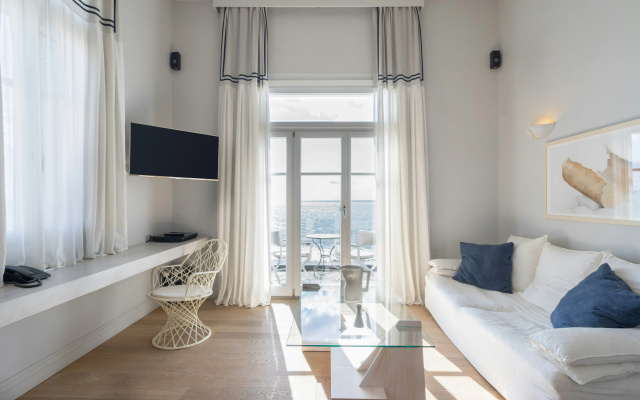 Dexamenes Seaside Hotel