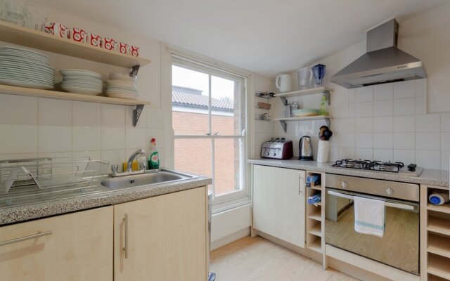 Lovely, Bright 3 Bed with Large Bedrooms