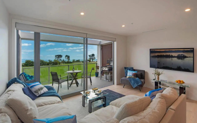 Tahunanui Oceanview Apartment