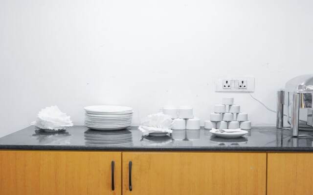 Saltstayz Express - Medicity (Near Medanta Hospital)