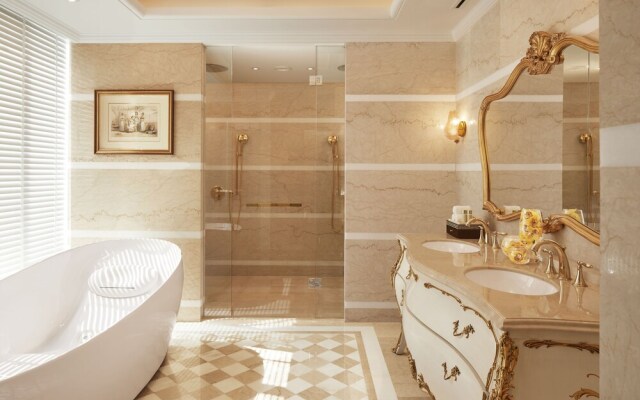 The Ritz-Carlton, Pune