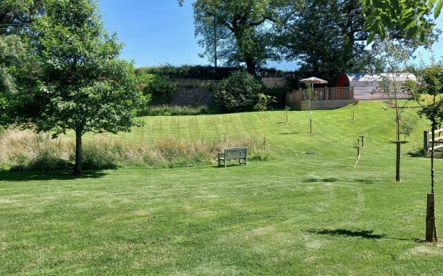 Cilsane Lodges- Teilo With hot tub