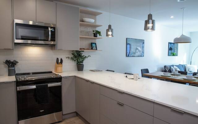 Birdies and Bears by Revelstoke Vacation