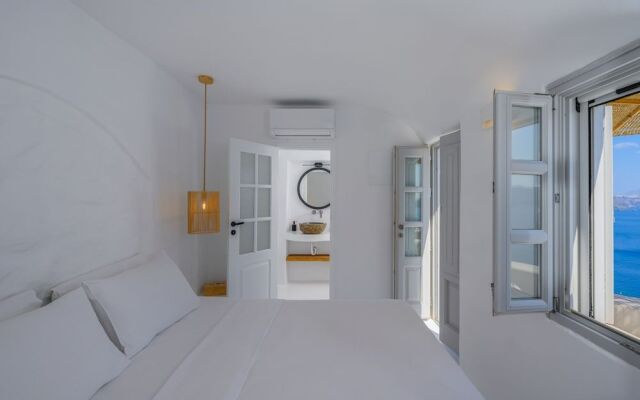 Nano Oia Canaves