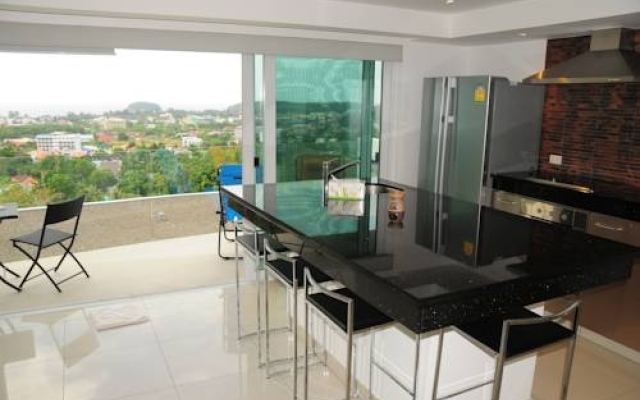 Kata Hill Seaview Apartment