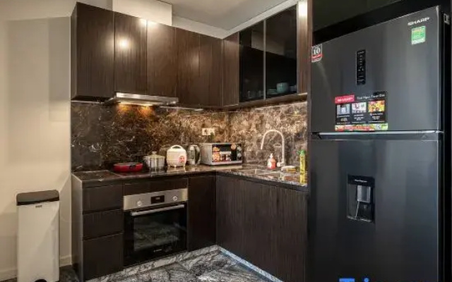Lumiere Midtown Private Apartments D2