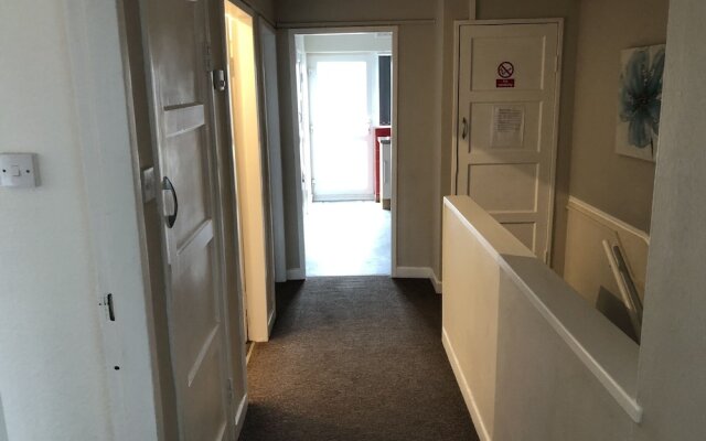 Lovely 2-bed Apartment in Solihull