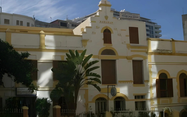 Dar Omar Khayam