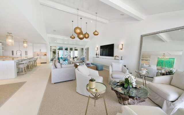 Dream On 4 Bedroom Home by RedAwning