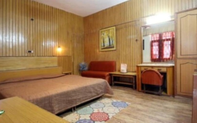 Goroomgo Dalhousie Shangrila Hotel