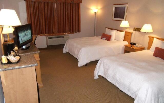 Humphry Inn & Suites