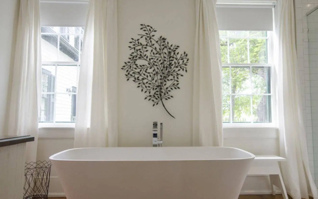 Woodbourne Inn