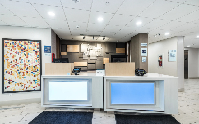 Holiday Inn Express Flint-Campus Area by IHG