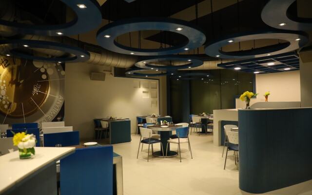 Neel's City Resort