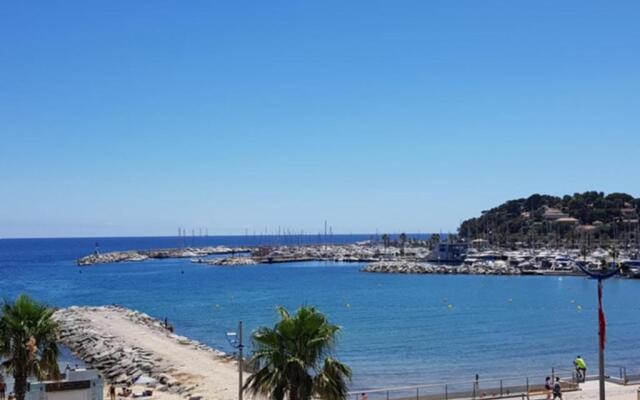 Appartement Cavalaire-sur-Mer, 1 pièce, 4 personnes - FR-1-100-184