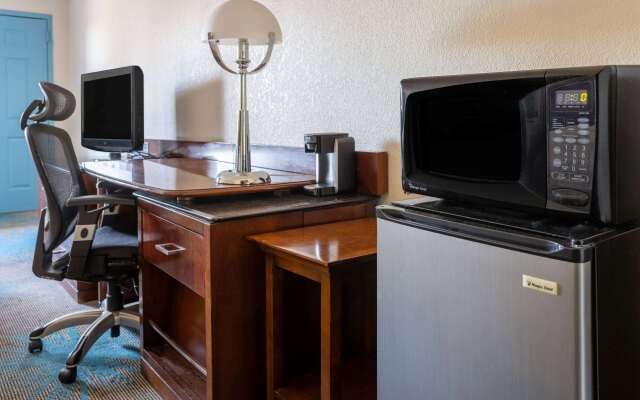 Days Inn by Wyndham Columbia