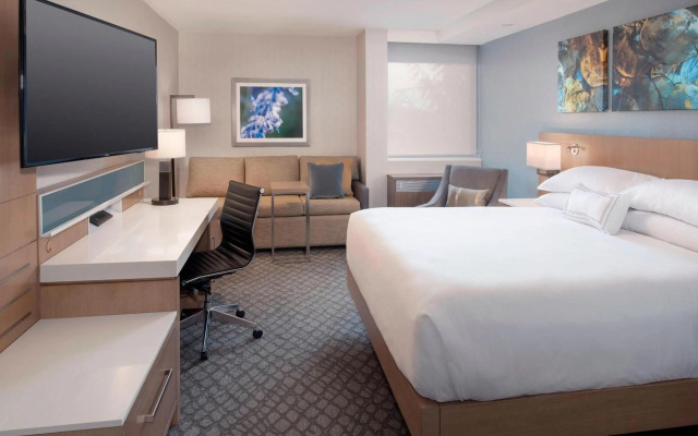 Delta Hotels by Marriott Seattle Everett