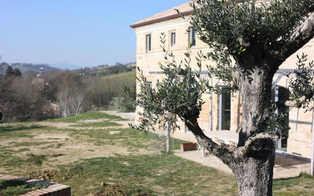 Charm and well-being in a rural setting. Dedicated to all those who seek comfort and style but love-Casa Rurale Botonto