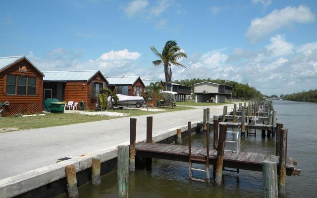 Millers World Glades Haven Cozy Cabins Resort