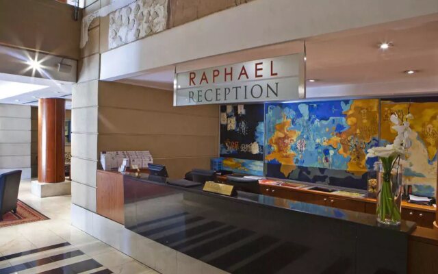 Raphael Penthouse Suites