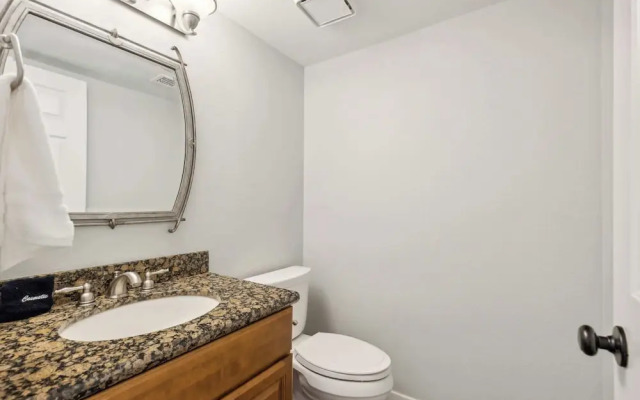 Red Mountain Retreat 5 BDR w/ Heated Pool!