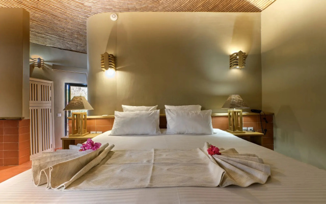 Royam Hotel