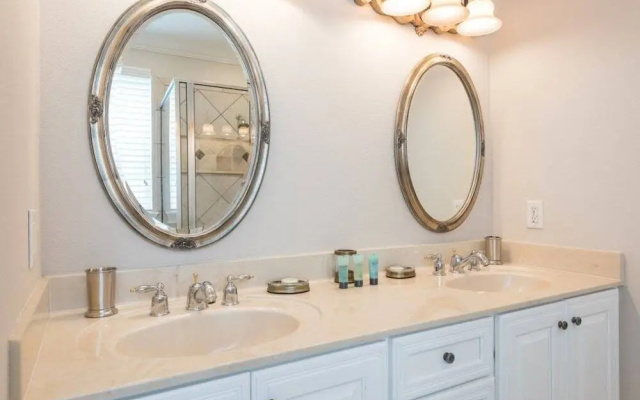 Fantastic 3 bed home with a pool